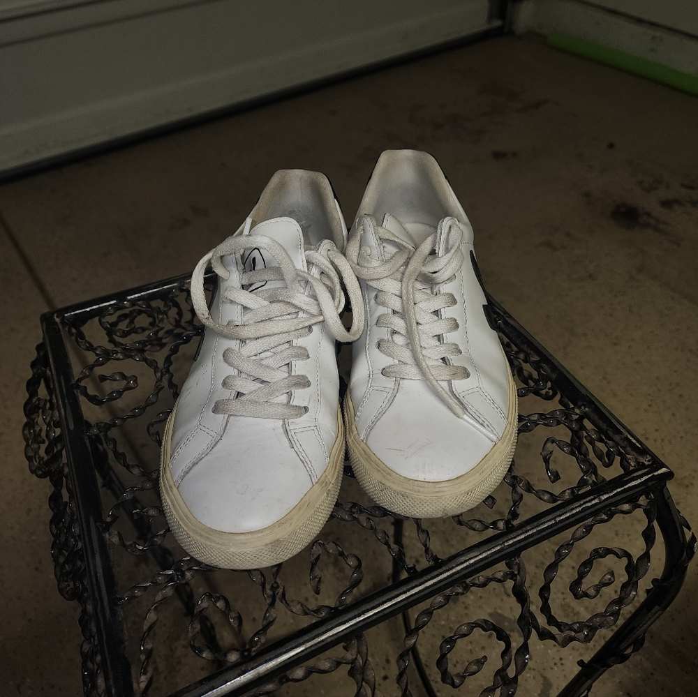Veja Cream Lace-Up Sneakers